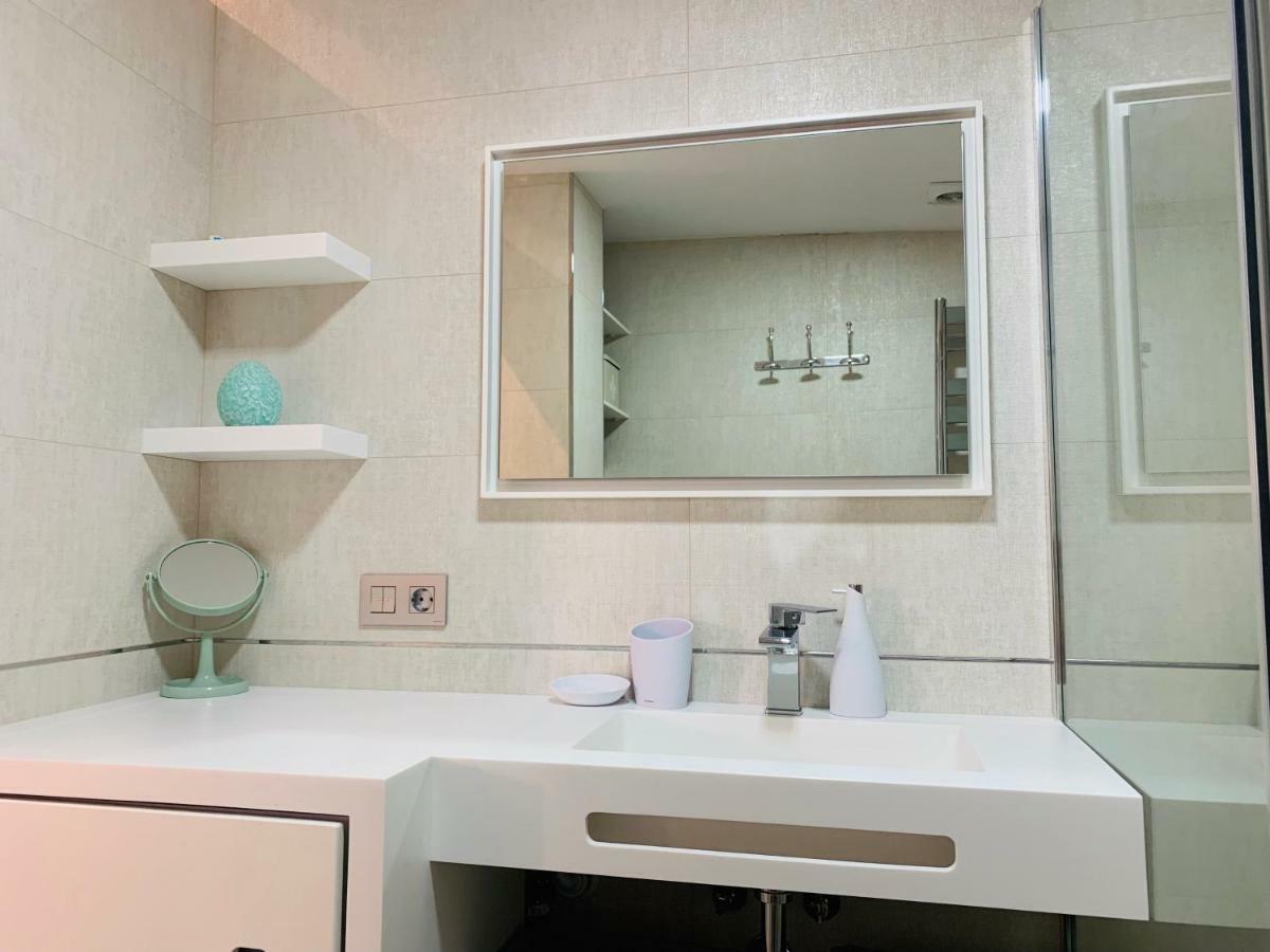 Cathedral Studio, Luxury Studio In Cathedral Area, Parking Optional Севилья Экстерьер фото